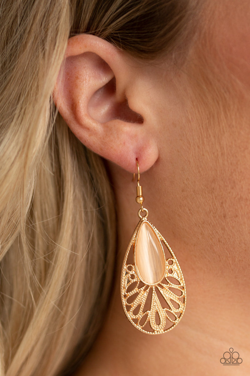 Glowing Tranquility - Gold Earring